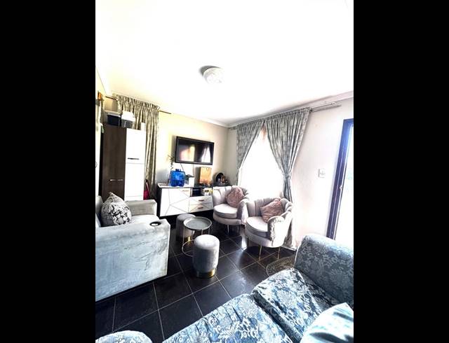 3 BEDROOM HOUSE FOR SALE IN NEWLANDS WEST